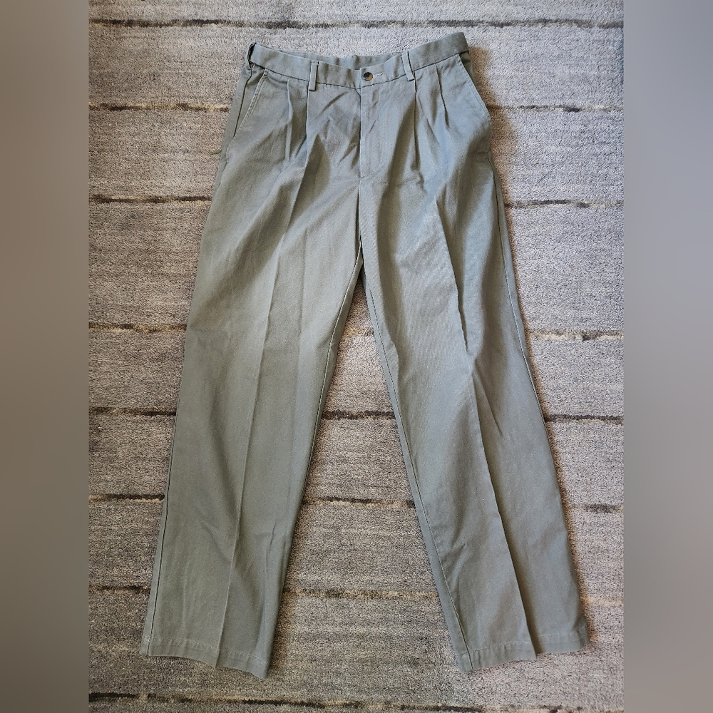 Haggar Men's Khaki Chinos
